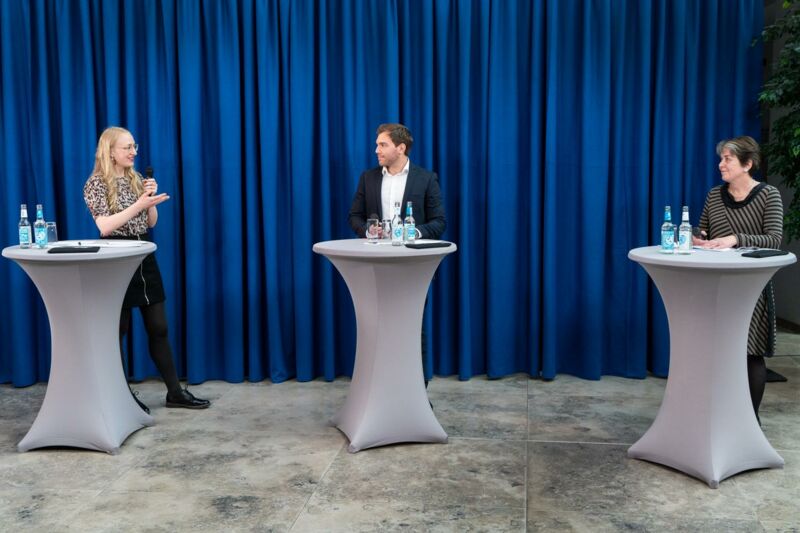 Maria Albert (DIN) and Christian Marian (DKE) explained the role of standardisation for quality and safety