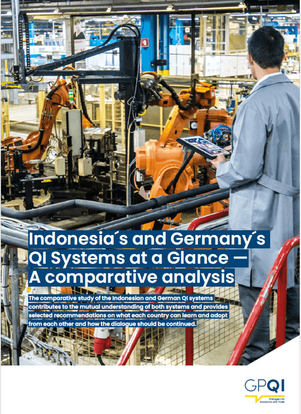 Der Titel der Publikation befindet sich vor einem Laptopbildschirm.